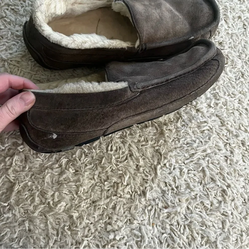 UGG Ascot Gray Suede Plush Shearling Lined Slippers Rubber Sole Size 8